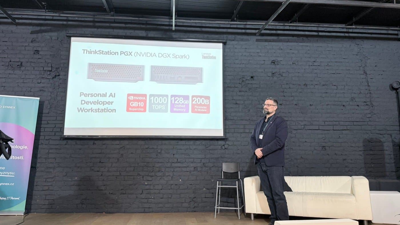 Krisztián Farkas představuje Lenovo ThinkStation PGX na akci Mind & Machine